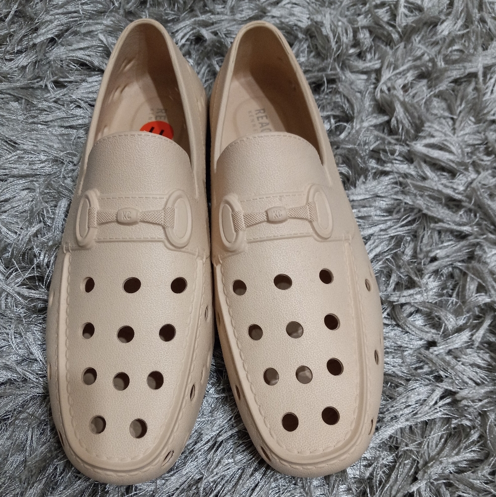 Reaction Kenneth Cole Cream Slip-On Shoes